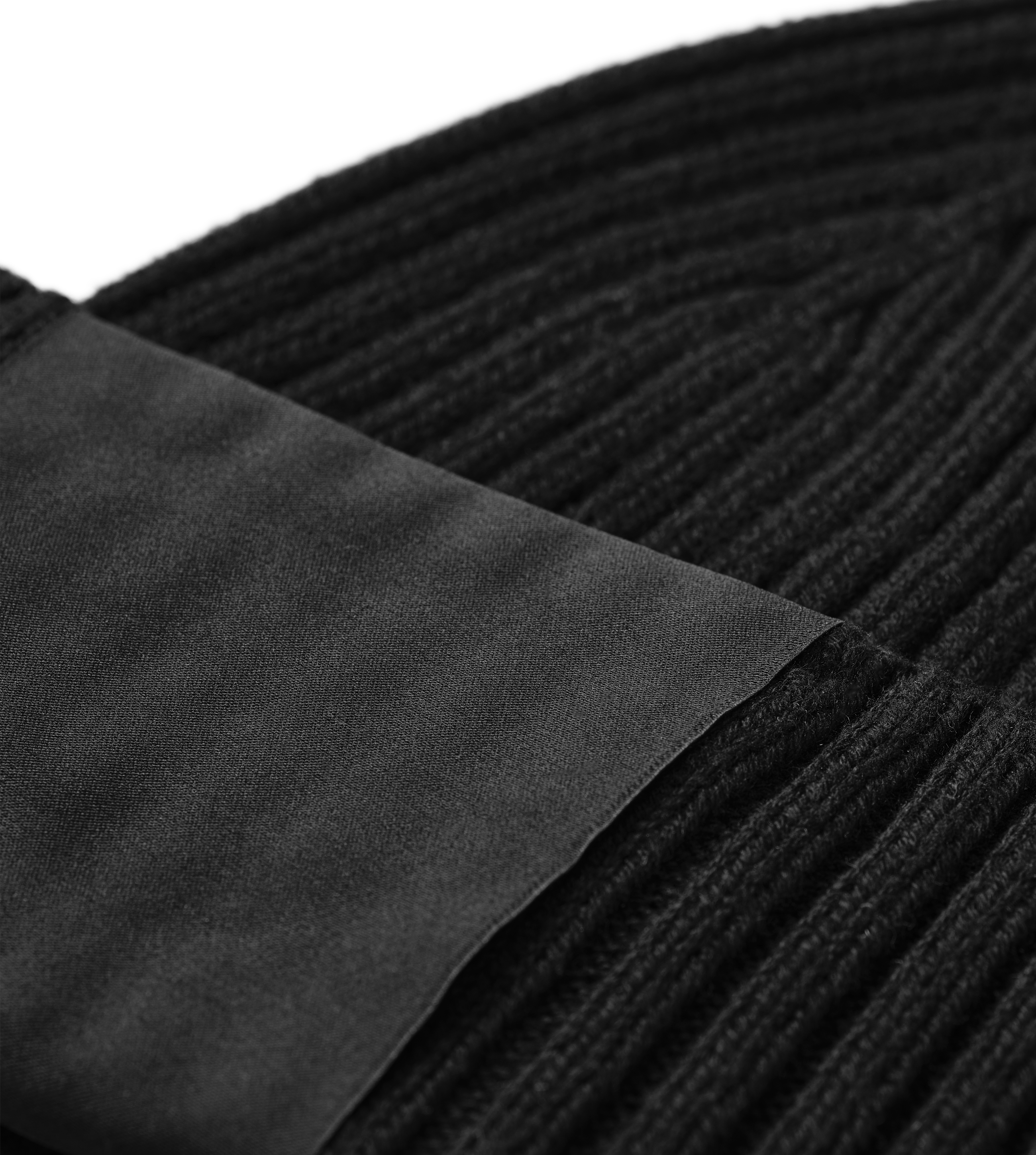 Knitted Black Beanie Nr. 2